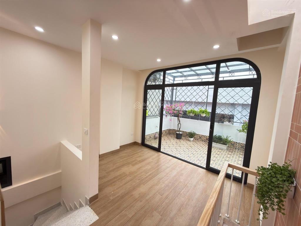 Bán nr 3pn, 4wc, 5 tầng tại phố vũ tông phan, 7,35 tỷ, 26m2, giá tốt chính chủ