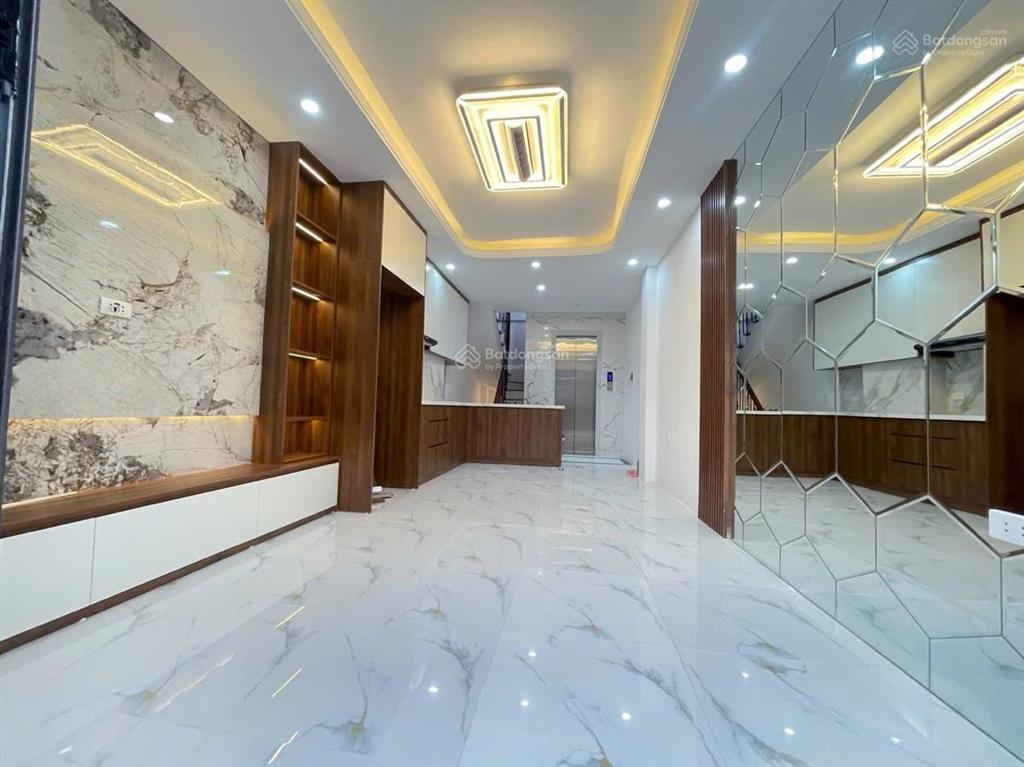 Bán nhà riêng 6 tầng thang máy 3pn 4wc 32m2 tại khương trung, quận thanh xuân, giá ưu đãi 10,8 tỷ