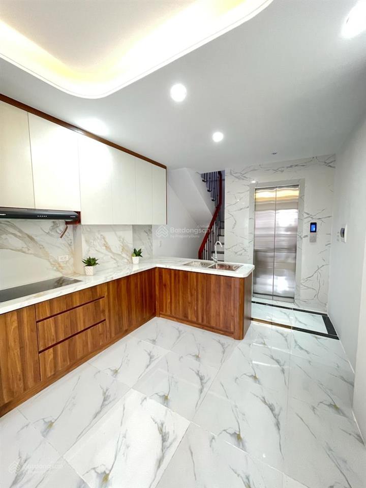 Bán nhà riêng 6 tầng thang máy 3pn 4wc 32m2 tại khương trung, quận thanh xuân, giá ưu đãi 10,8 tỷ
