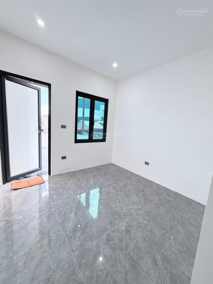 Bán gấp nr thang máy 6 tầng 32m2, 3pn, 5wc tại triều khúc, 9,85 tỷ