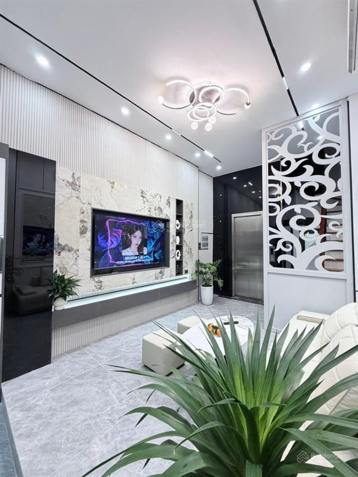 Bán gấp nr thang máy 6 tầng 32m2, 3pn, 5wc tại triều khúc, 9,85 tỷ