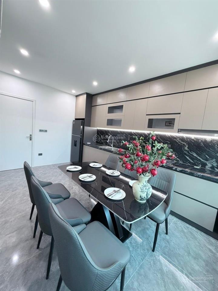Bán gấp nr thang máy 6 tầng 32m2, 3pn, 5wc tại triều khúc, 9,85 tỷ