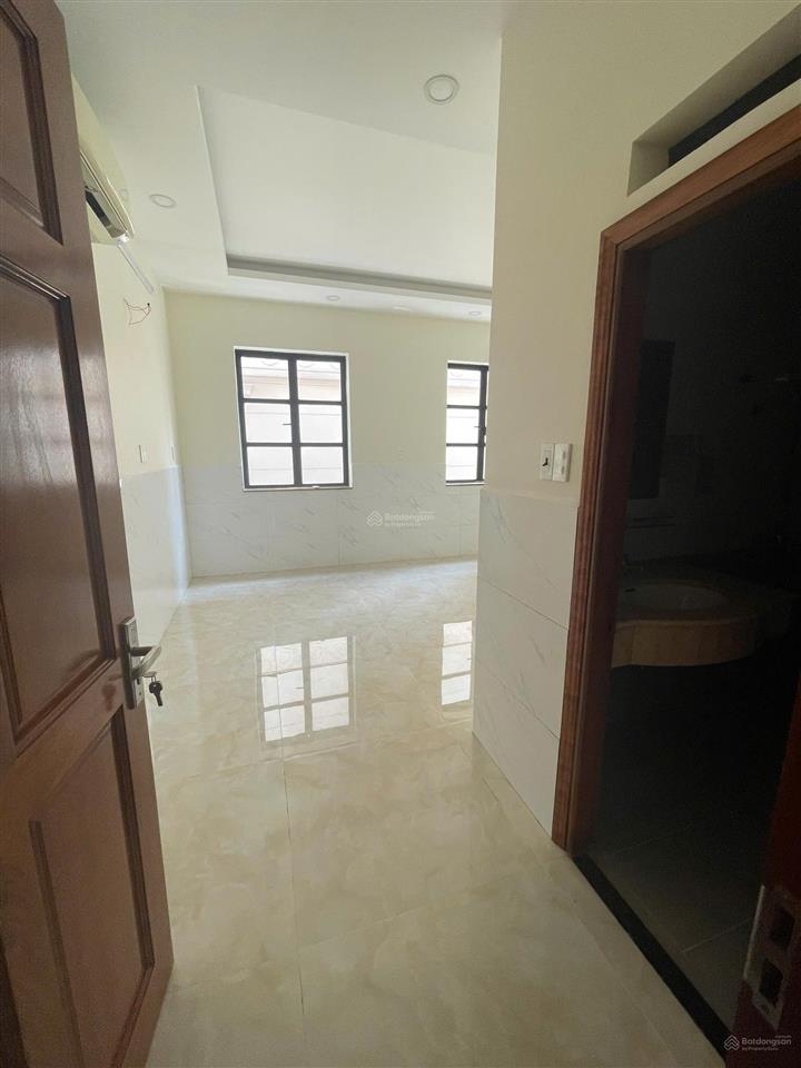Thang máy, cho thuê nhà phố thương mại cityland park hill, hầm 4 lầu, máy lạnh, 44 triệu