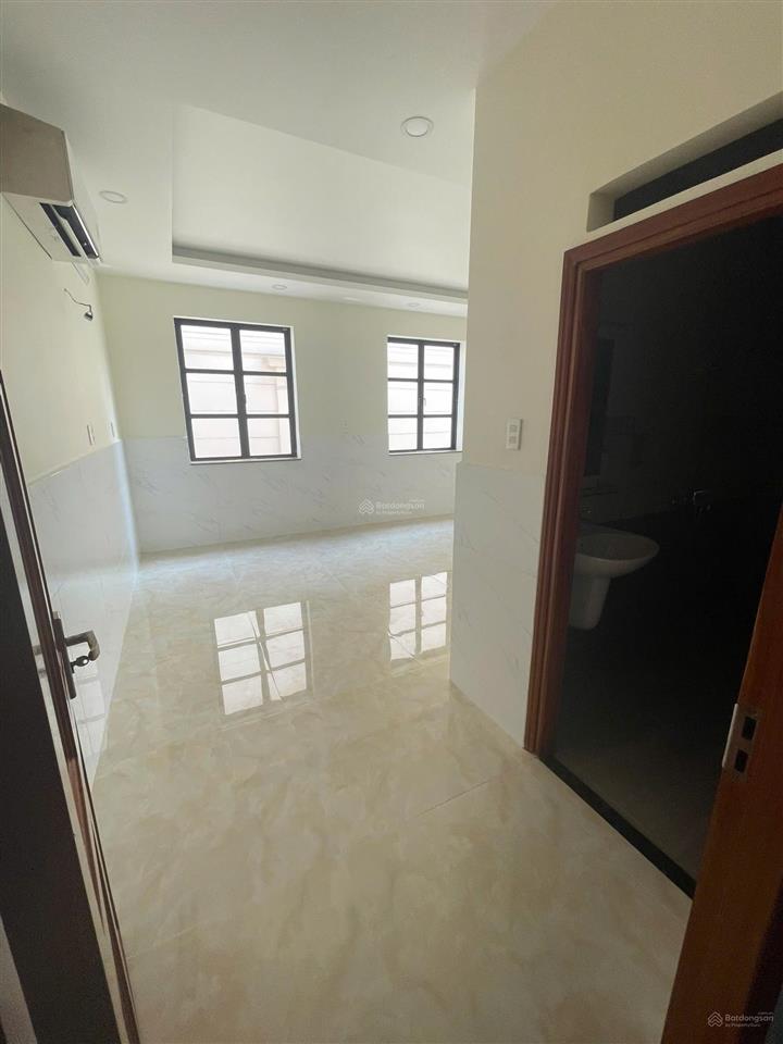 Thang máy, cho thuê nhà phố thương mại cityland park hill, hầm 4 lầu, máy lạnh, 44 triệu