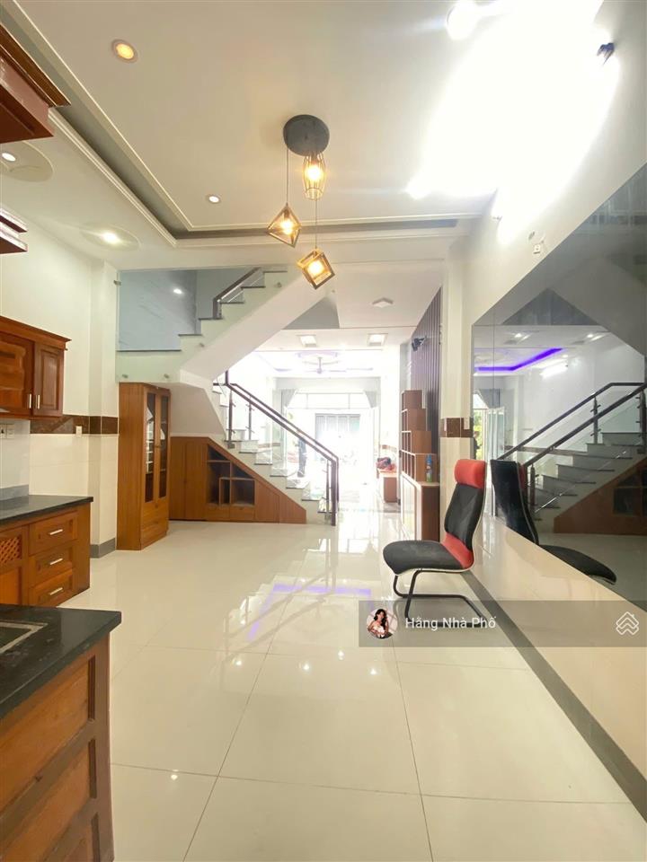 Giá hiếm nhà 4 tầng  xe tải thông  4pn, 5wc  sát mặt tiền làng tăng phú, quận 9