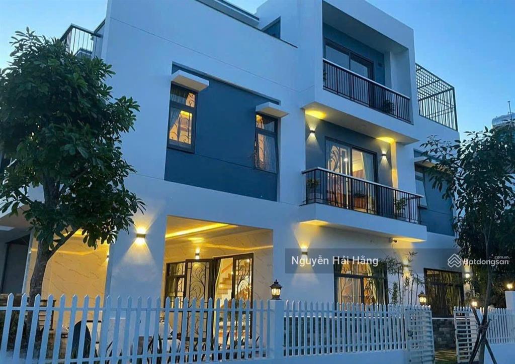 Bán biệt thự thăng long home  giá tốt khu vực  172m2 ngang 8.9m  3 tầng  4pn, 4wc