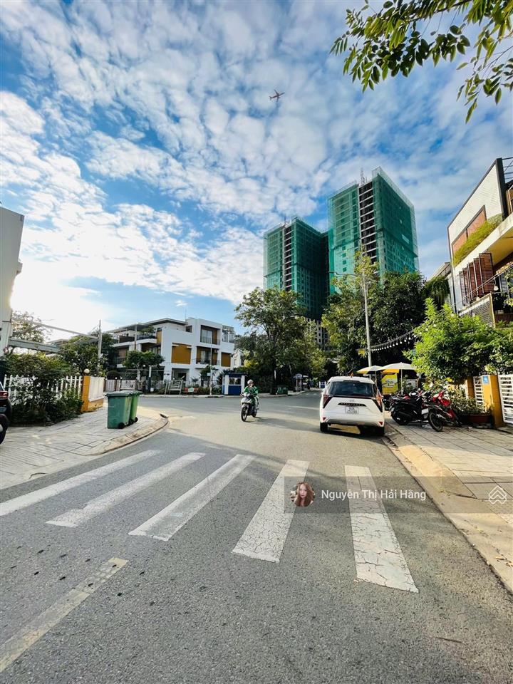 Bán biệt thự thăng long home  giá tốt khu vực  172m2 ngang 8.9m  3 tầng  4pn, 4wc