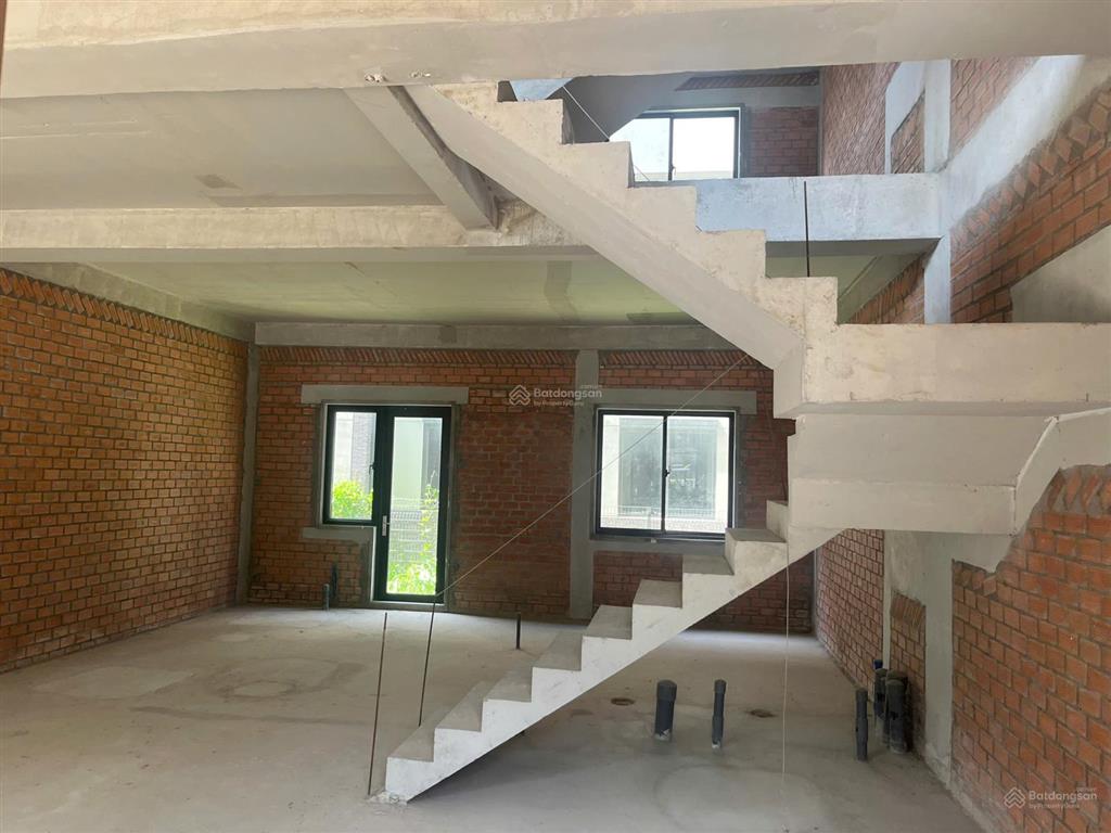 Gia đình có 2 căn, cần tiền kd nhượng lại 1 căn giá chỉ 7,8 tỷ( dt 7x20,5) có tl, đã có sổ.