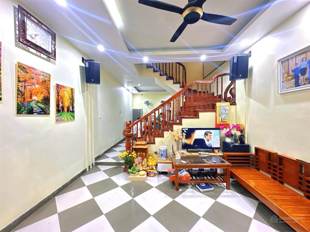 Bán gấp nhà dân xây cầu diễn đức diễn 5tx55m2 mt 4.5m giá hơn 8tỷ cách mặt phố 30m sổ đỏ chính chủ