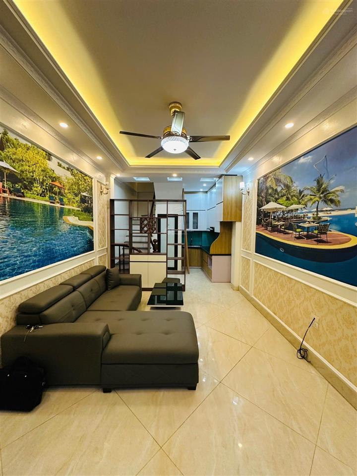 Bán gấp nhà 5 tầng tu hoàng cầu diễn gần trường đh công nghiệp nhổn bãi gửi xe cách 50m giá 7.3 tỷ