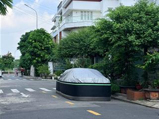 Cho thuê biệt thự đẹp ở đạt gia garden, 10x15m, 3 lầu, 4 phòng ngủ, có 4 máy lạnh, giá 20tr