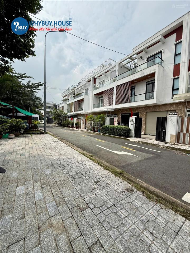 Bán biệt thự căn góc 2 mặt tiền đạt gia garden, 145m2 đất, 3 lầu, nhà đẹp có nội thất, giá 15 tỷ