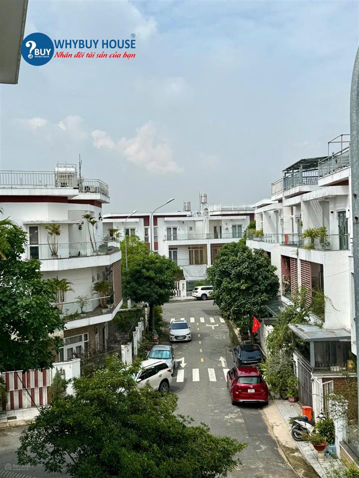 Bán biệt thự căn góc 2 mặt tiền đạt gia garden, 145m2 đất, 3 lầu, nhà đẹp có nội thất, giá 15 tỷ