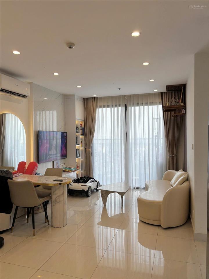 Tôi cần bán gấp 1pn + 43m², chỉ 3,79 tỷ  sapphire smart city view bể bơi, sẵn sổ, rẻ hơn tt 200tr