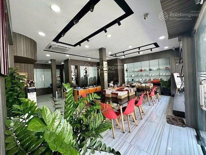 Cho thuê nhà 5 tầng, mặt tiền khu áo cưới hồ văn huê  phú nhuận, kinh doanh nhiều nghành nghề