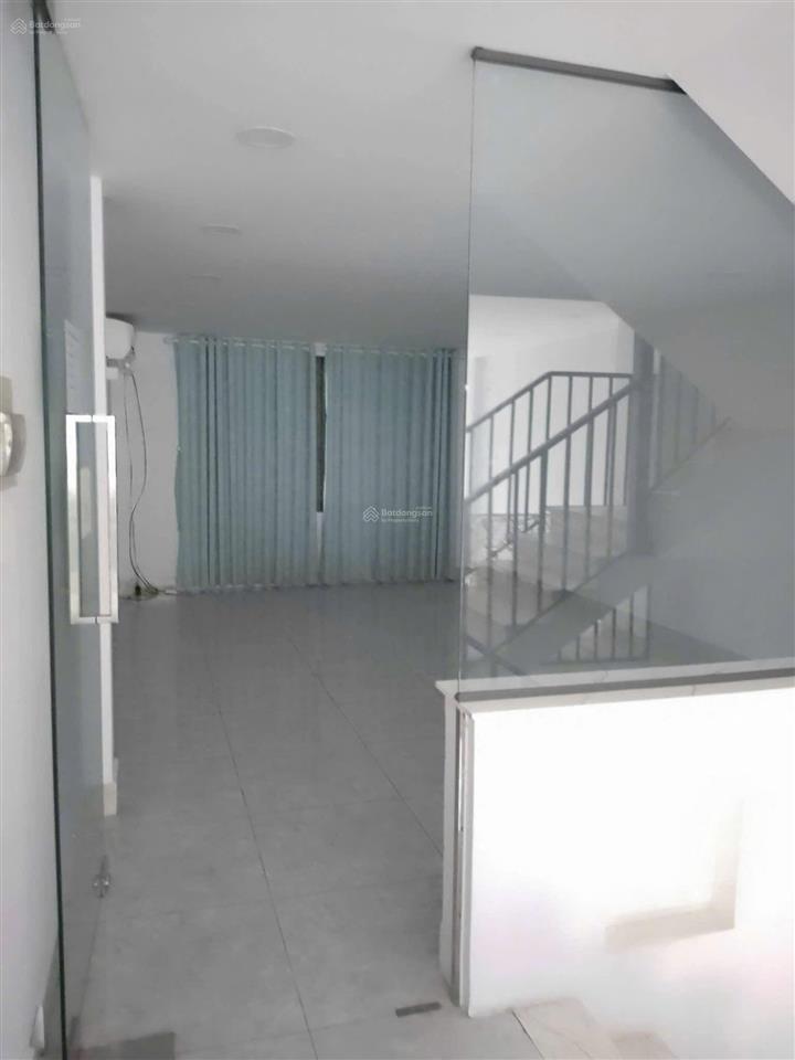 Cho thuê nhà 5 tầng khu phan xích long phú nhuận, 4,5x20 , sử dụng 450m2 , giá chỉ 40tr