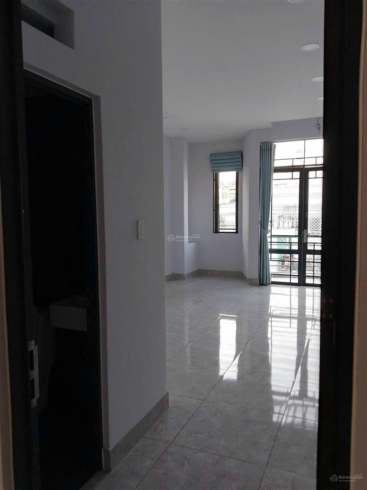 Cho thuê nhà 5 tầng khu phan xích long phú nhuận, 4,5x20 , sử dụng 450m2 , giá chỉ 40tr