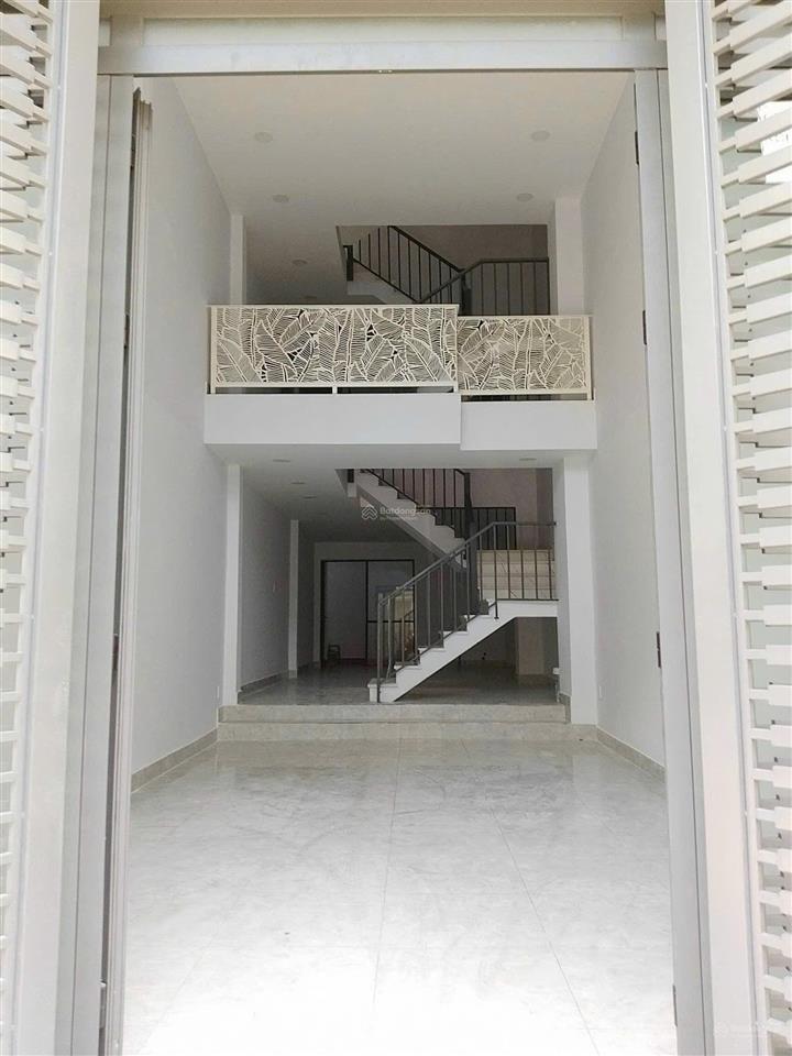 Cho thuê nhà 5 tầng khu phan xích long phú nhuận, 4,5x20 , sử dụng 450m2 , giá chỉ 40tr
