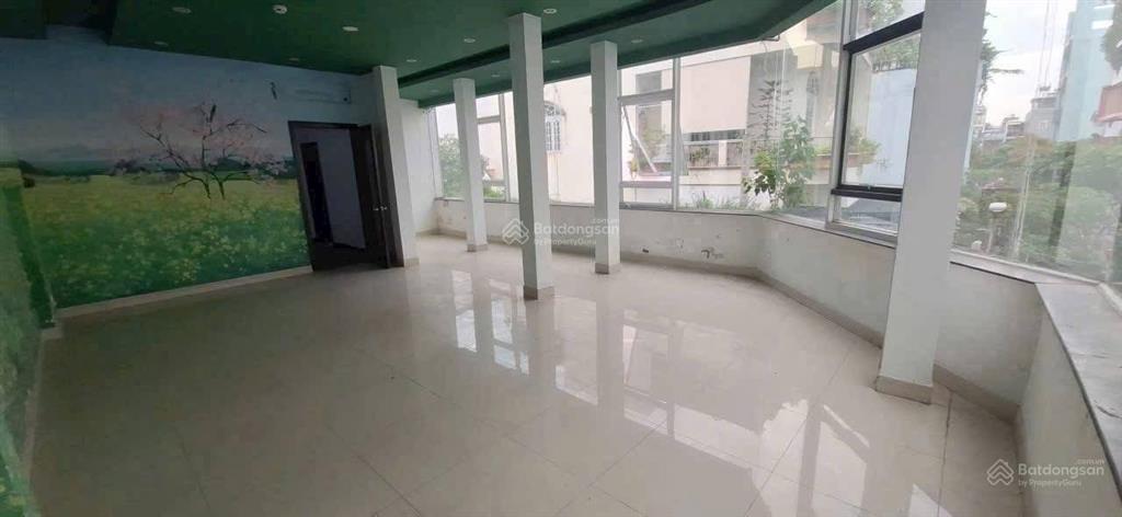 Cho thuê căn góc 2 mặt tiền,nhà 4 tầng 6,5x14,sát cộng hoà tân bình , sử dụng 360m2, chỉ 35tr