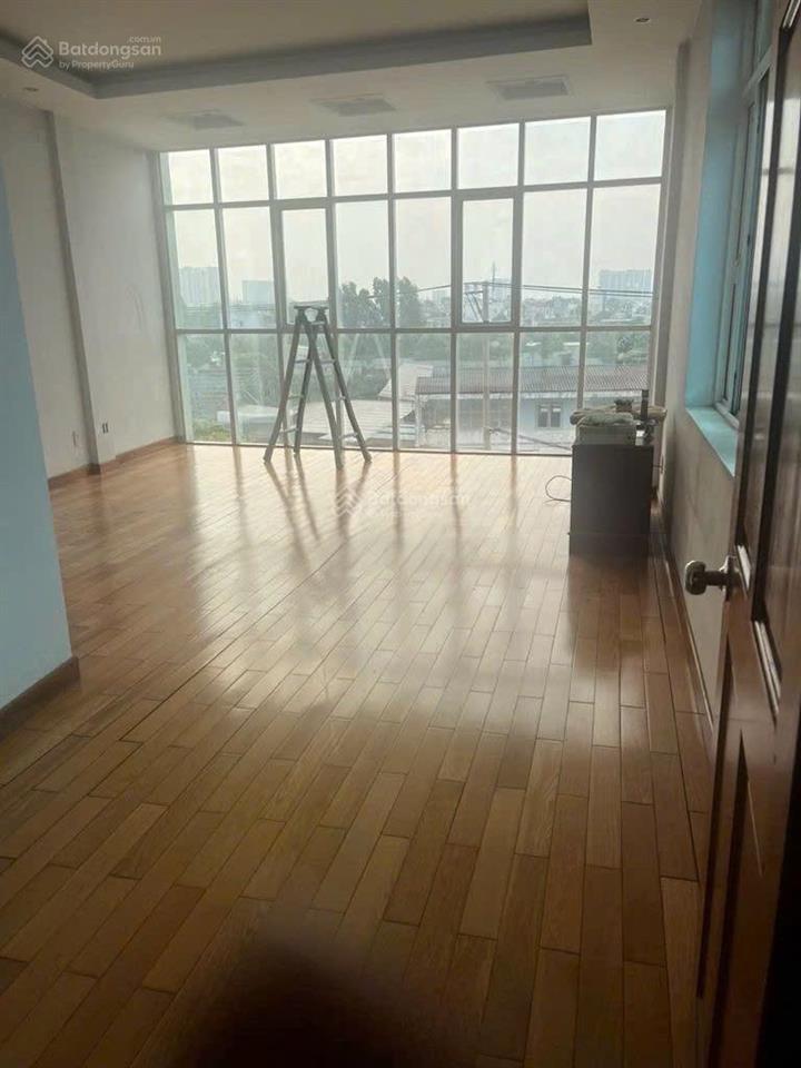 Cho thuê toà nhà 5 tầng mặt tiềnkha vạn cân thủ đức, 386m2  có thang máy