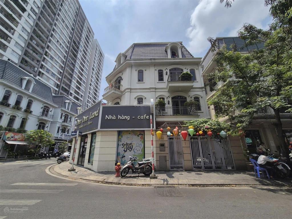 Cho thuê nhà 4 tầng, góc 2 mặt tiền phổ quang phú nhuận, sử dụng  350m2 khu biệt thự