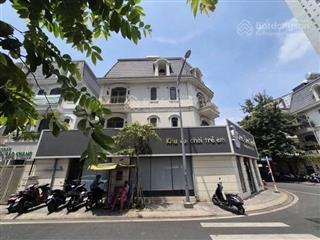 Cho thuê nhà 4 tầng, góc 2 mặt tiền phổ quang phú nhuận, sử dụng  350m2 khu biệt thự