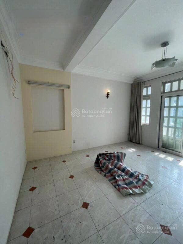 Cho thuê nhà 5 tầng mặt tiền đường hoa phú nhuận, 4,5x16 , sử dụng  400m2