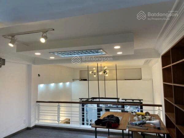 Cho thuê nhà 5 tầng mặt tiền đường hoa phú nhuận, 4,5x16 , sử dụng  400m2