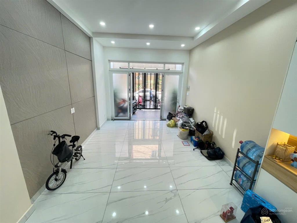 Cho thuê nhà thành thái, quận 10, trệt 3 lầu, 4 phòng, 6 wc, hẻm xe hơi