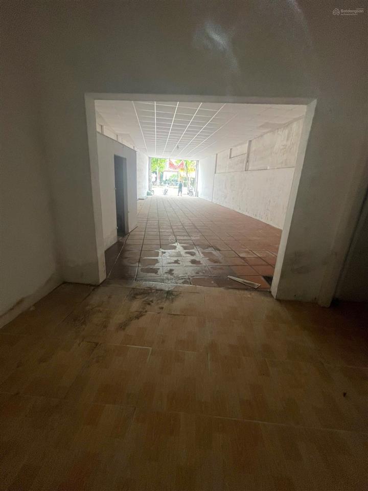 Cho thuê nhà mặt tiền, 5,6x22 nở hậu 7m, trần não, quận 2