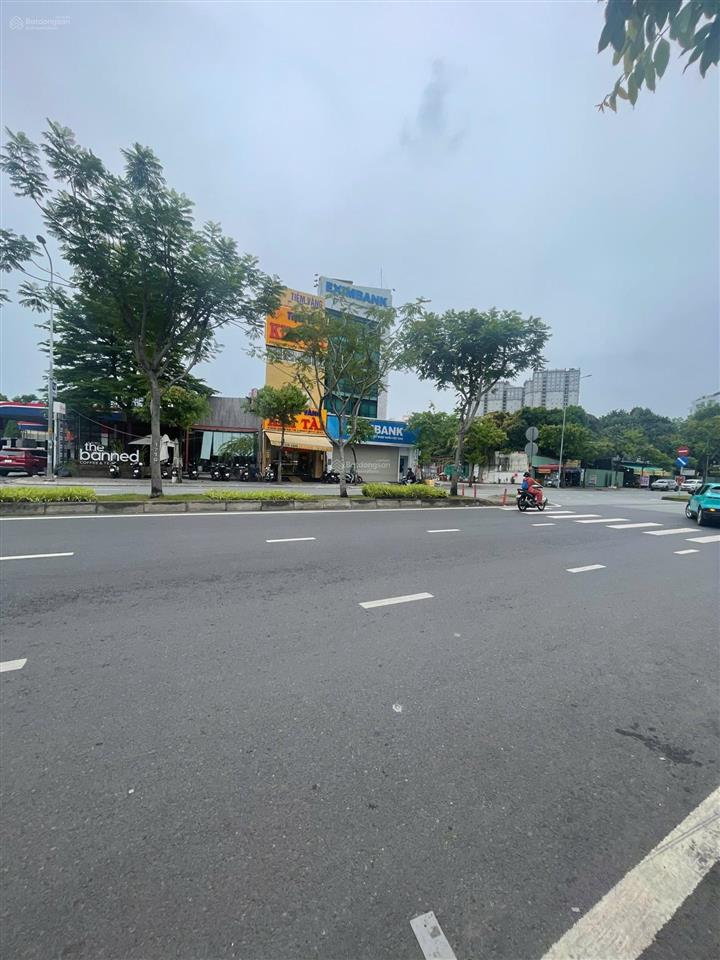 Cho thuê nhà mặt tiền, 5,6x22 nở hậu 7m, trần não, quận 2