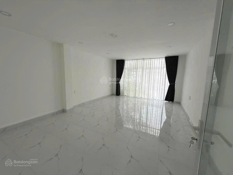 Cho thuê nhà 5 tầng, mặt tiền võ văn tần, quận 3, dtsd 420m2, kinh doanh ngay