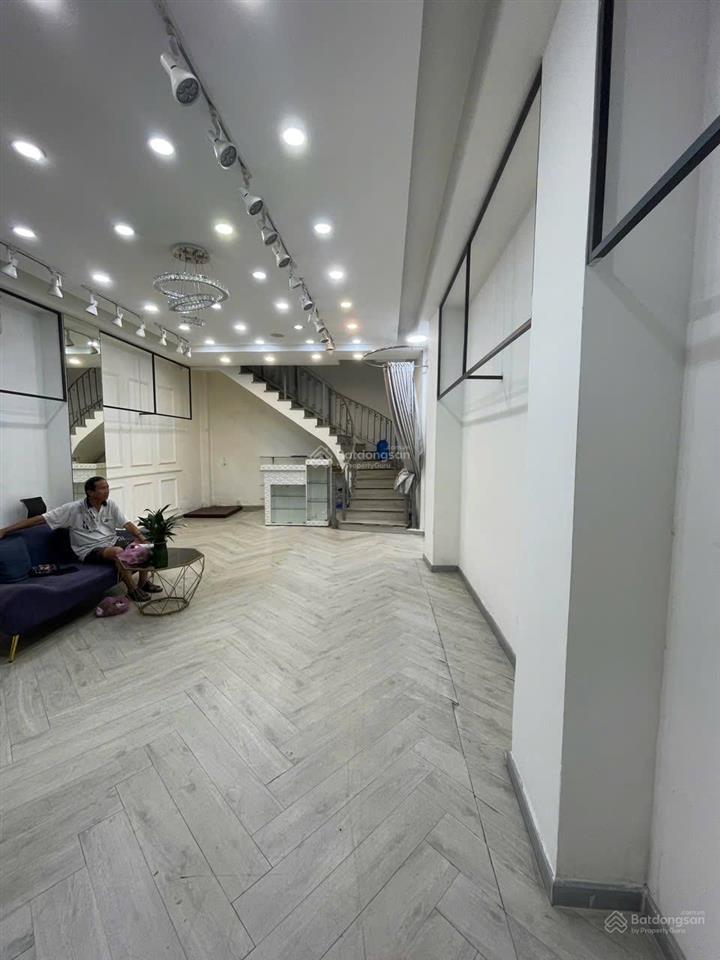 Cho thuê nhà 5 tầng, mặt tiền võ văn tần, quận 3, dtsd 420m2, kinh doanh ngay