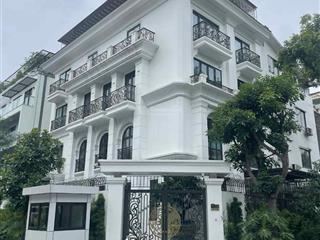 Bán căn biệt thự sài đồng  vỉa hè kinh doanh văn phòng, ở đẹp. view công viên.dt180m2,mt12m