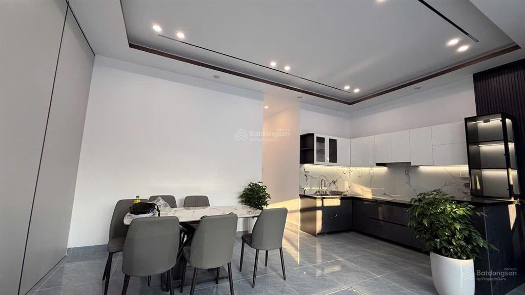 Bán nhà mới 2 tầng tt thị trấn diên khánh thiết kế hiện đại, ô tô đậu trong sân giá tốt chỉ 3,2 tỷ