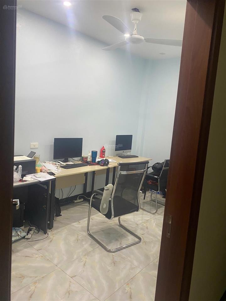 Cho thuê nhà riêng 5 tầng làm văn phòng công ty khu đấu giá ngõ cổng, kiến hưng