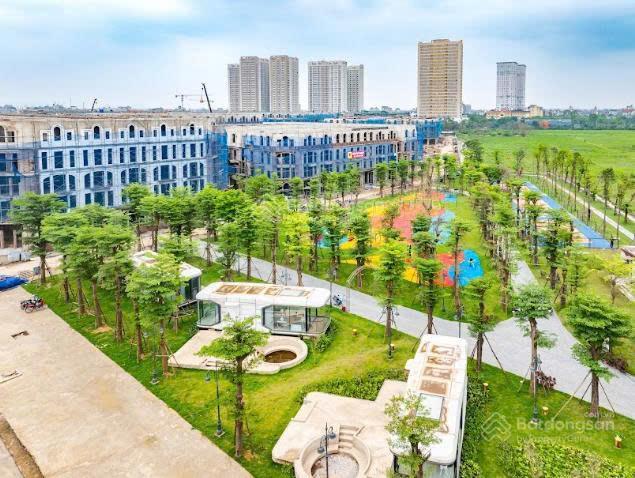 Hot! lô liền kề góc ngay mặt đường hoàng quốc việt kéo dài, kinh doanh đỉnh.  0914 576 ***