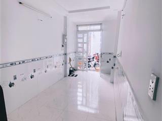 Trung tâm quận 3  sát mt điện biên phủ  3 tầng btct  2 phòng master  3 tỷ 95
