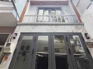 Hẻm trước nhà 5m thông sát mt trần bình trọng chưa tới 50m  dt 21m 4 tầng 3 x 8m có 5pn 6wc