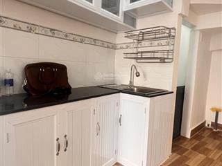 Nhà quận 5  trần hưng đạo  3 tầng  2pn 3wc  cách mt 20m  hxh tới cửa  4 đồng 95
