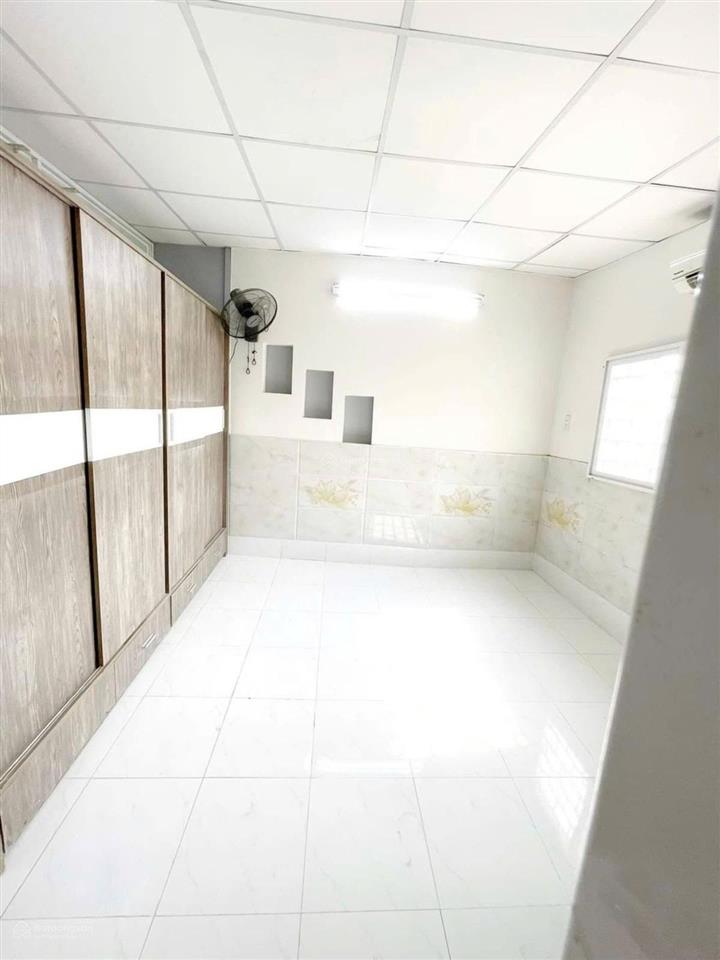 Dòng tiền 20tr/tháng  nhà lê văn sỹ  quận 3  1 sẹc  5 tầng  4 pn  4 wc  giá 5.5 tỷ