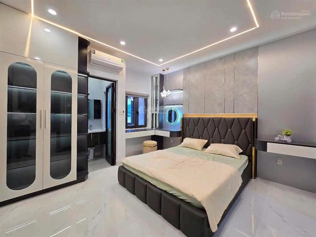 Bán nhà ngõ 61 phạm tuấn tài, vườn hoa, 3 ô tô tránh, vỉa hè, thang máy, kinh doanh, văn phòng