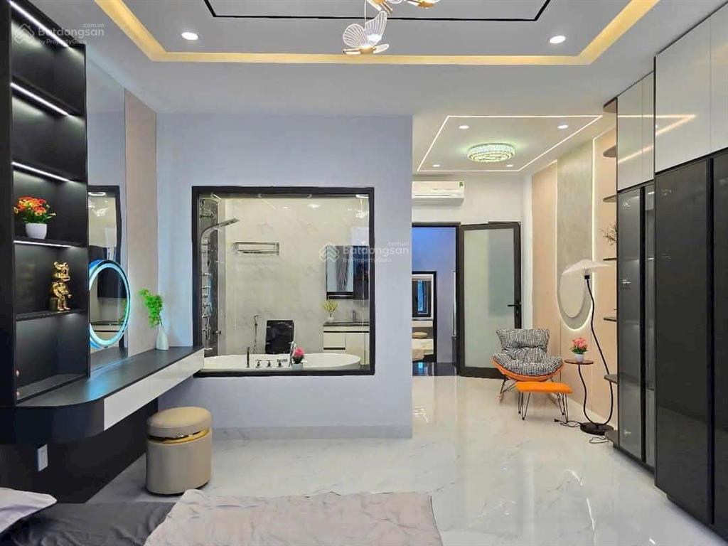 Bán nhà ngõ 61 phạm tuấn tài, vườn hoa, 3 ô tô tránh, vỉa hè, thang máy, kinh doanh, văn phòng