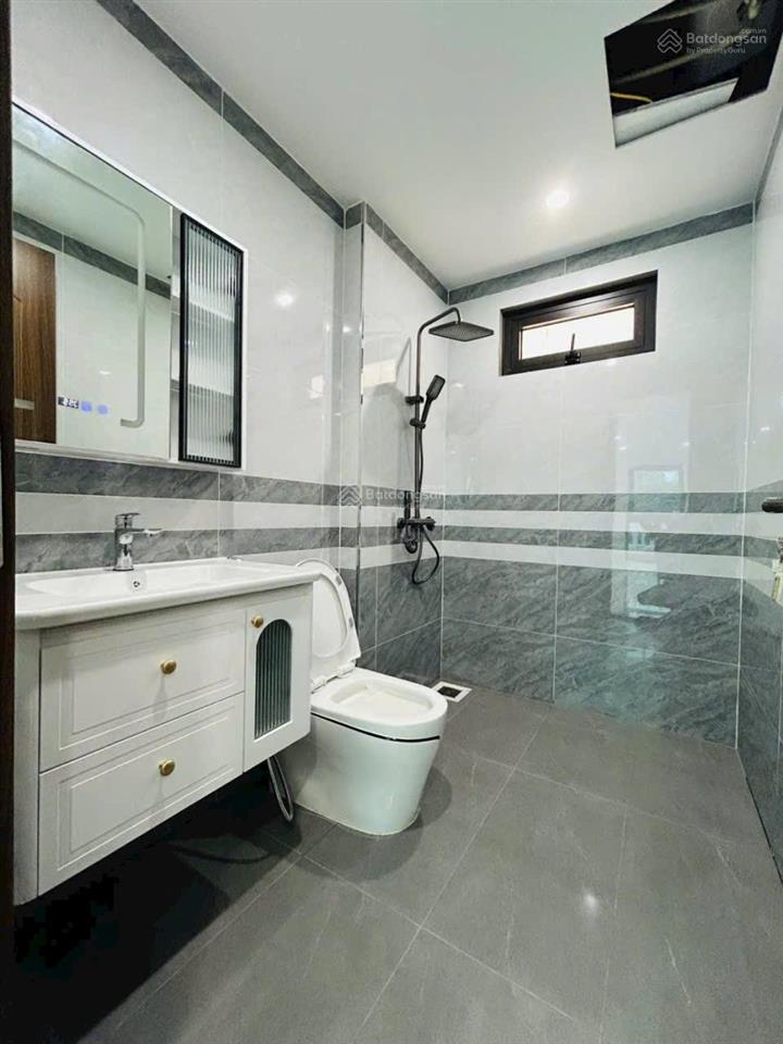 Bán nhà hoàng quốc việt, ô tô tránh, kinh doanh, văn phòng, dòng tiền, ô chờ thang máy, 65m*6t