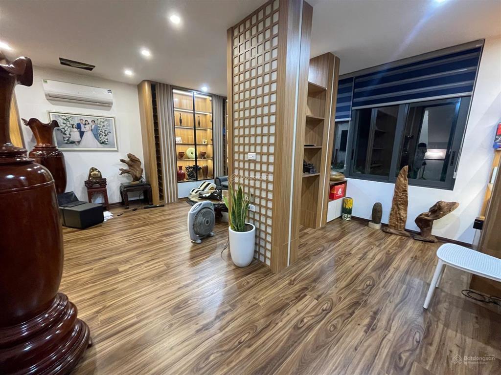 Bán nhà hoàng quốc việt, ô tô tránh, kinh doanh, văn phòng, dòng tiền, ô chờ thang máy, 65m*6t