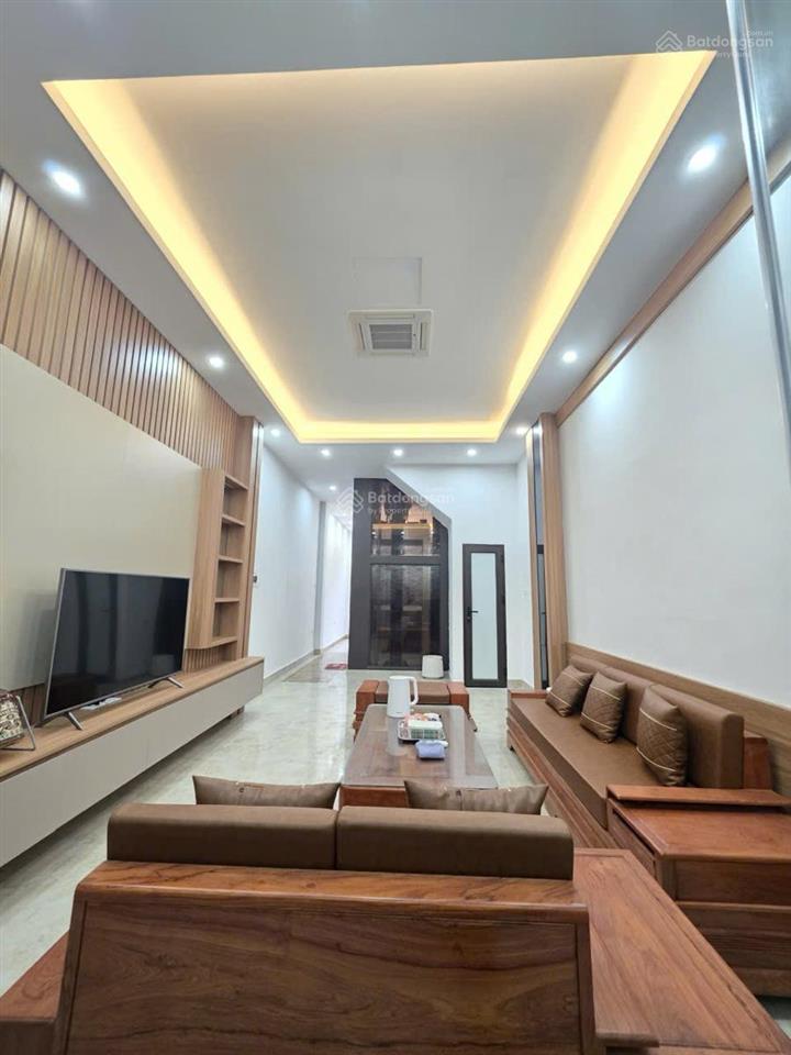 Bán nhà tô hiệu, phân lô, sát phố, ô tô, dòng tiền 30 triệu/tháng, ô chờ thang máy, 60m*6t*18.9tỷ