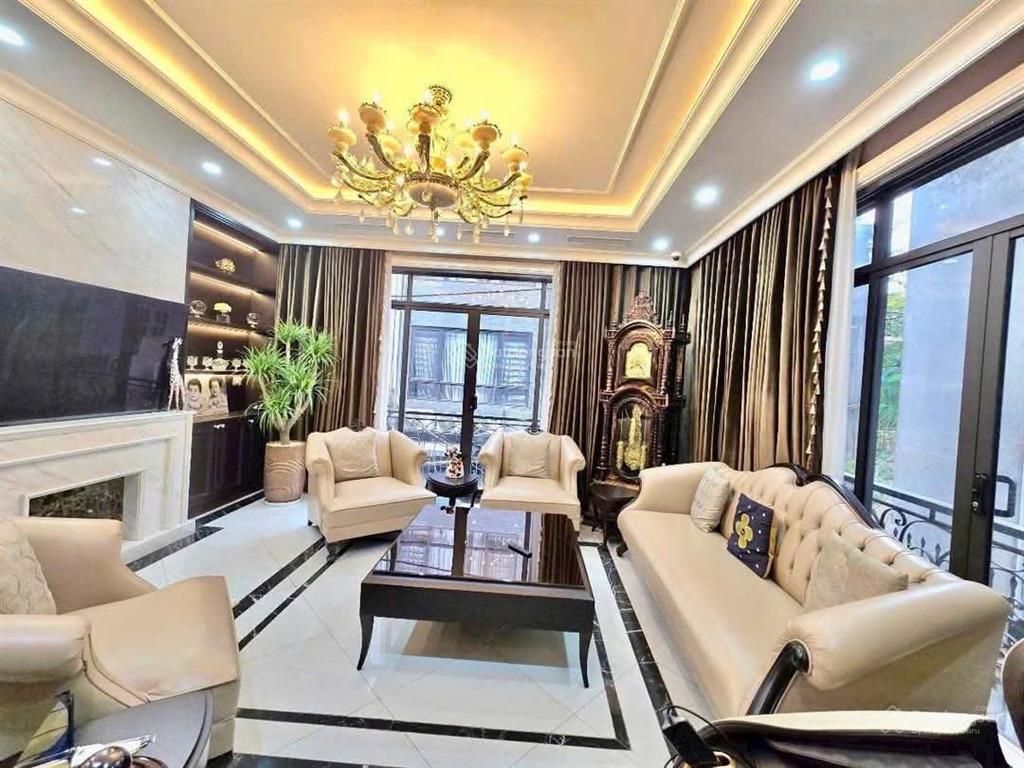 Bán nhà trần quốc hoàn, 2 ô tô tránh, kinh doanh, ở ngay, gara, văn phòng, 55m2*6t* mt 6m* 19.8tỷ
