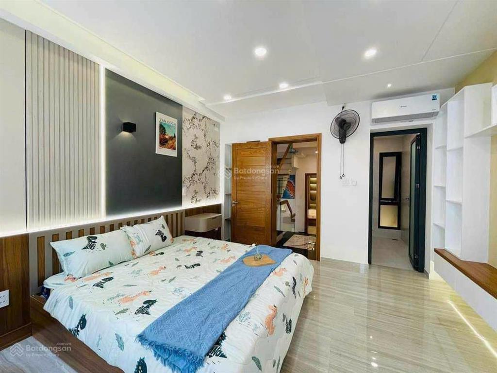 Bán nhà trần quốc hoàn, 2 ô tô tránh, kinh doanh, ở ngay, gara, văn phòng, 55m2*6t* mt 6m* 19.8tỷ