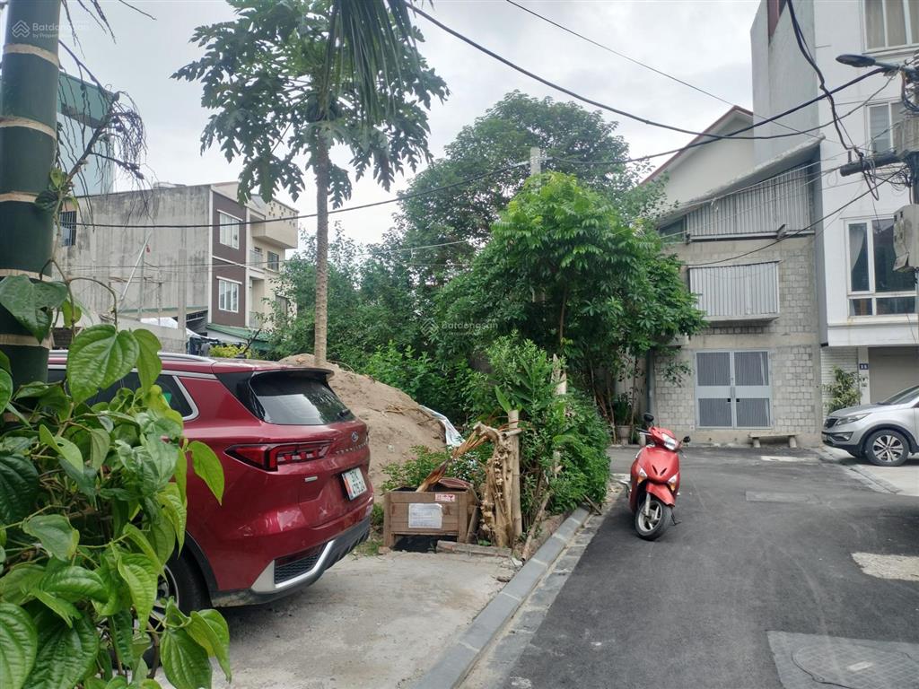 Bán đất hồ ao lão gia thượng ngọc thụy, mt 5.5m, thửa a4, 7 chỗ thông, cạnh khai sơn, chợ, trường