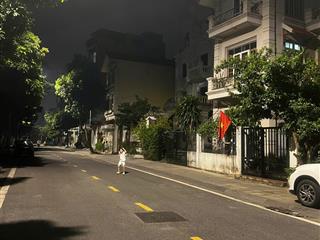 Nhà có việc gấp cần bán nhà biệt thự siêu đẹp mặt phố đặng vũ hỷ. 100.8m2, giá thỏa thuận 30x